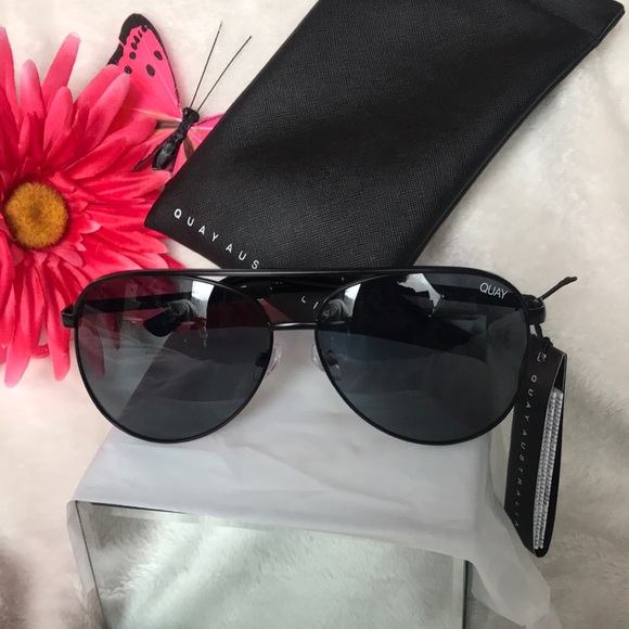 Quay Australia Accessories - Quay Australia Vivienne black/smoke aviators